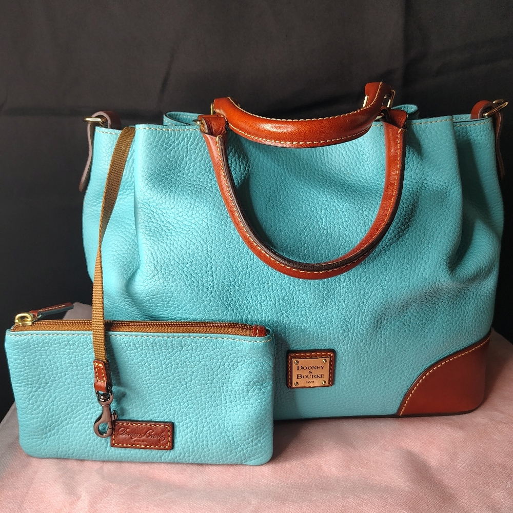Dooney NWOT BREANA SATCHEL with Wallet, Pillow & Guitar Strap 12x10x6 NO CALLOUT